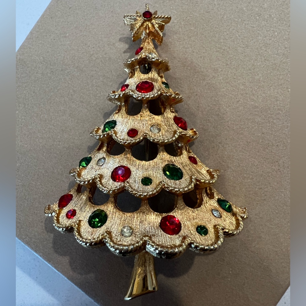 Signed COREL Multi Color Rhinestone Christmas Tree Pin Statement Brooch Gold Red - Picture 2 of 5